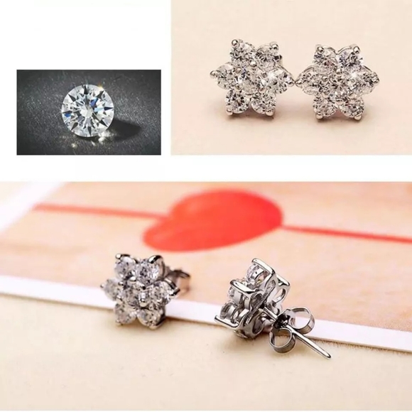 NEW 925 Silver Diamond Flower Stud Earrings - Picture 5 of 7